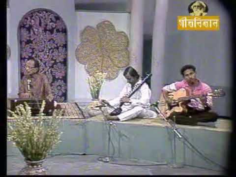 Nayano Bhashilo Jole Subinoy Roy live
