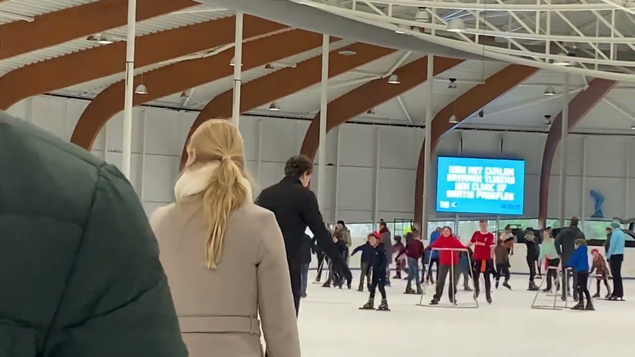 1617 schaatsen bij Elfstedenhal te Leeuwarden - 2024 (trượt băng tại Hà Lan)
