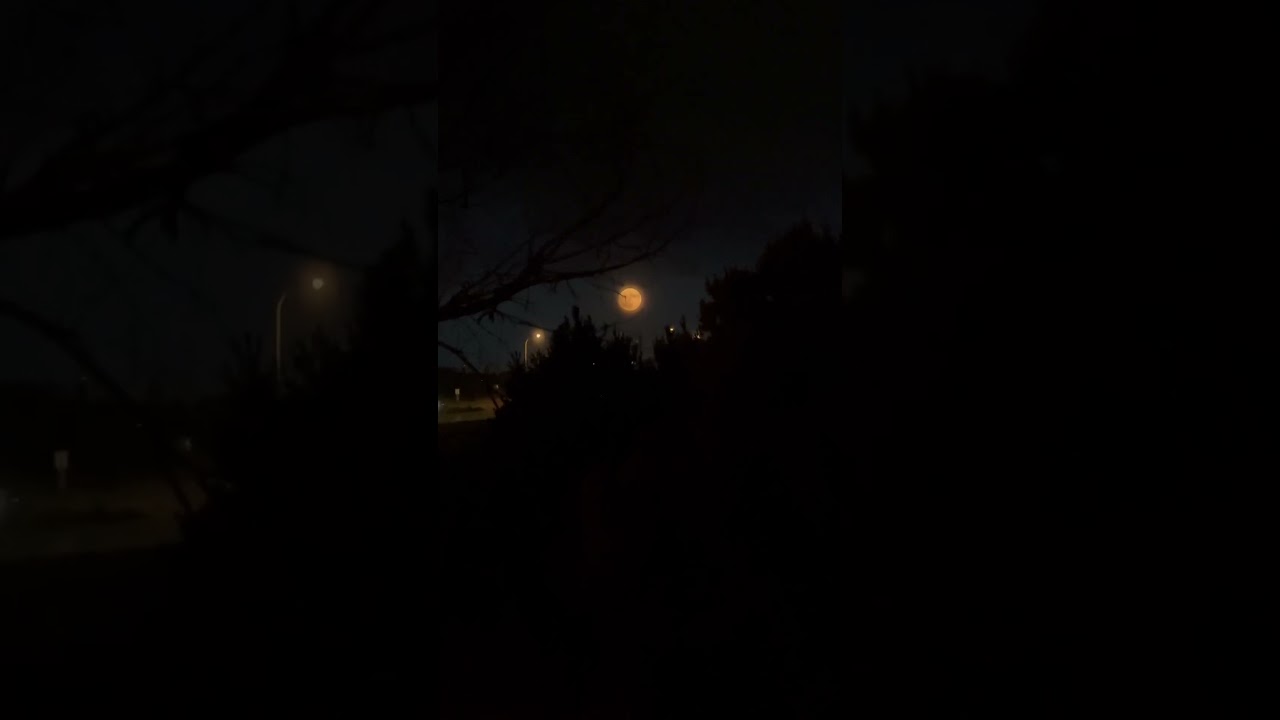Supermoon 😱🌕⛈️  