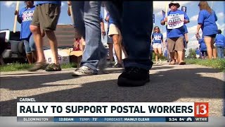 Rally to support postal workers