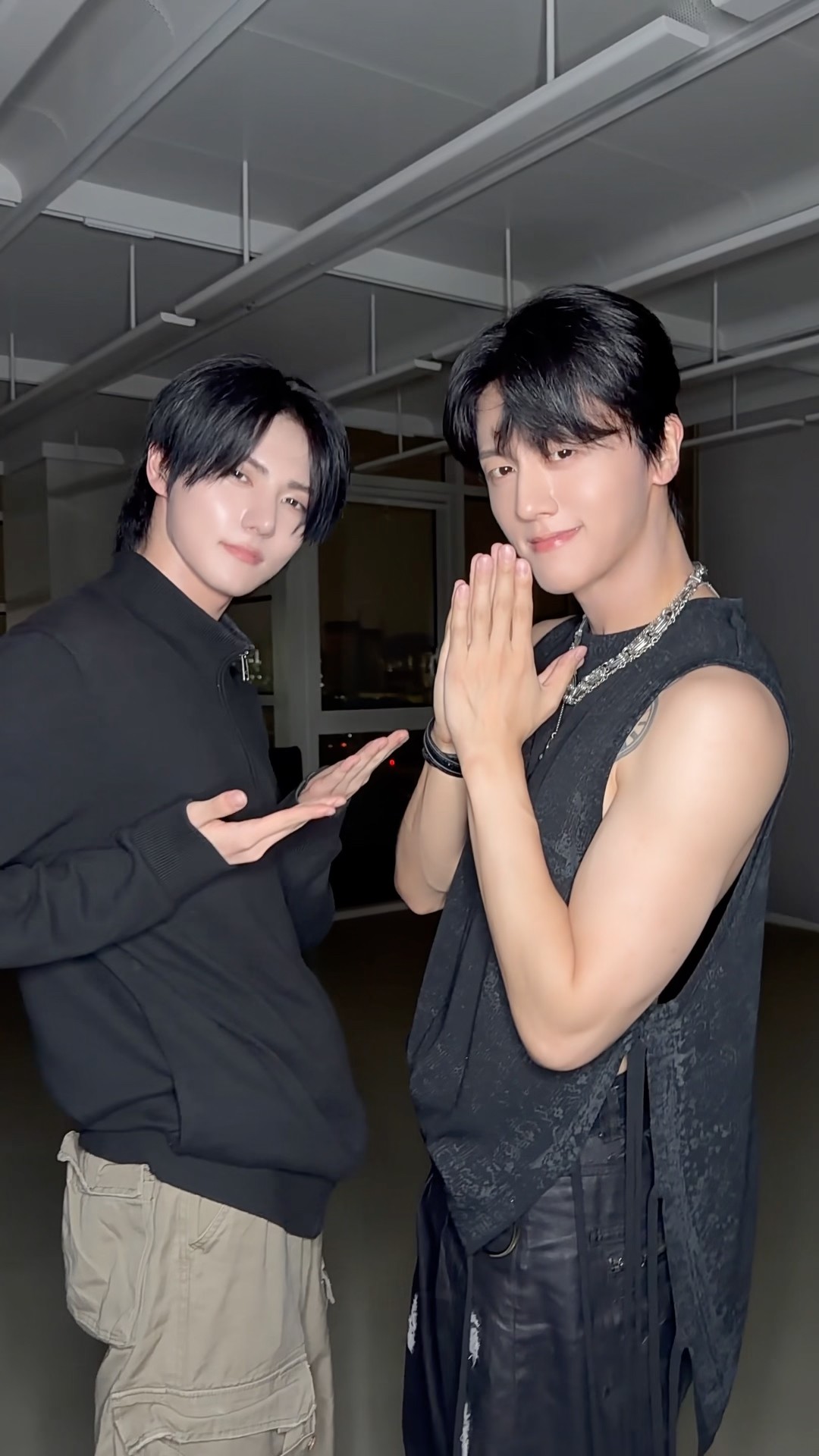 Ready to fly with #AMPERSANDONE #김승모 Without Wings 🪽 - YouTube