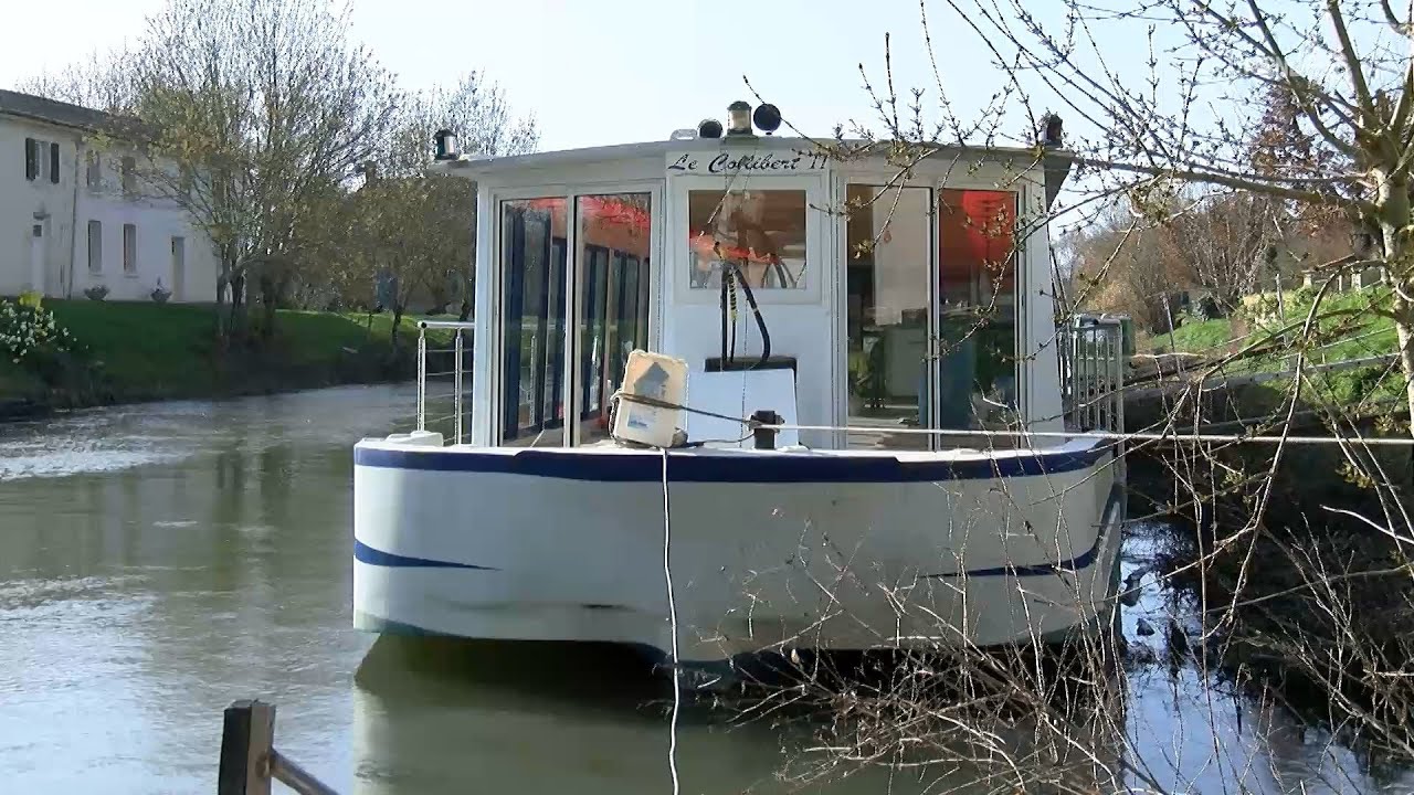 Croisières sur la Sèvre niortaise : le premier bateau à propulsion  électrique mis à l'eau