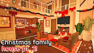 Decorating My CHRISTMAS FAMILY HOUSE in Bloxburg! *Build Tutorial*