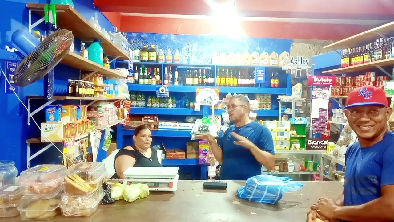 el colmadero y cliente mala paga 