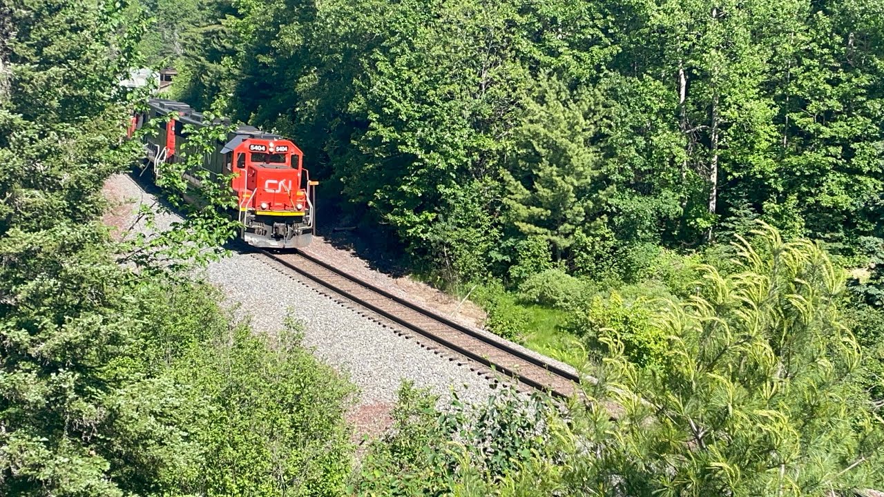 Canadian national departing Partridge, heading to Gladstone - YouTube