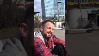 Był kierownikiem restauracji, dziś walczy o jedzenie