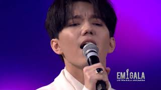 The EMIGALA 2022 - Dimash performs "S.O.S" after receiving the Artist in Fashion award.