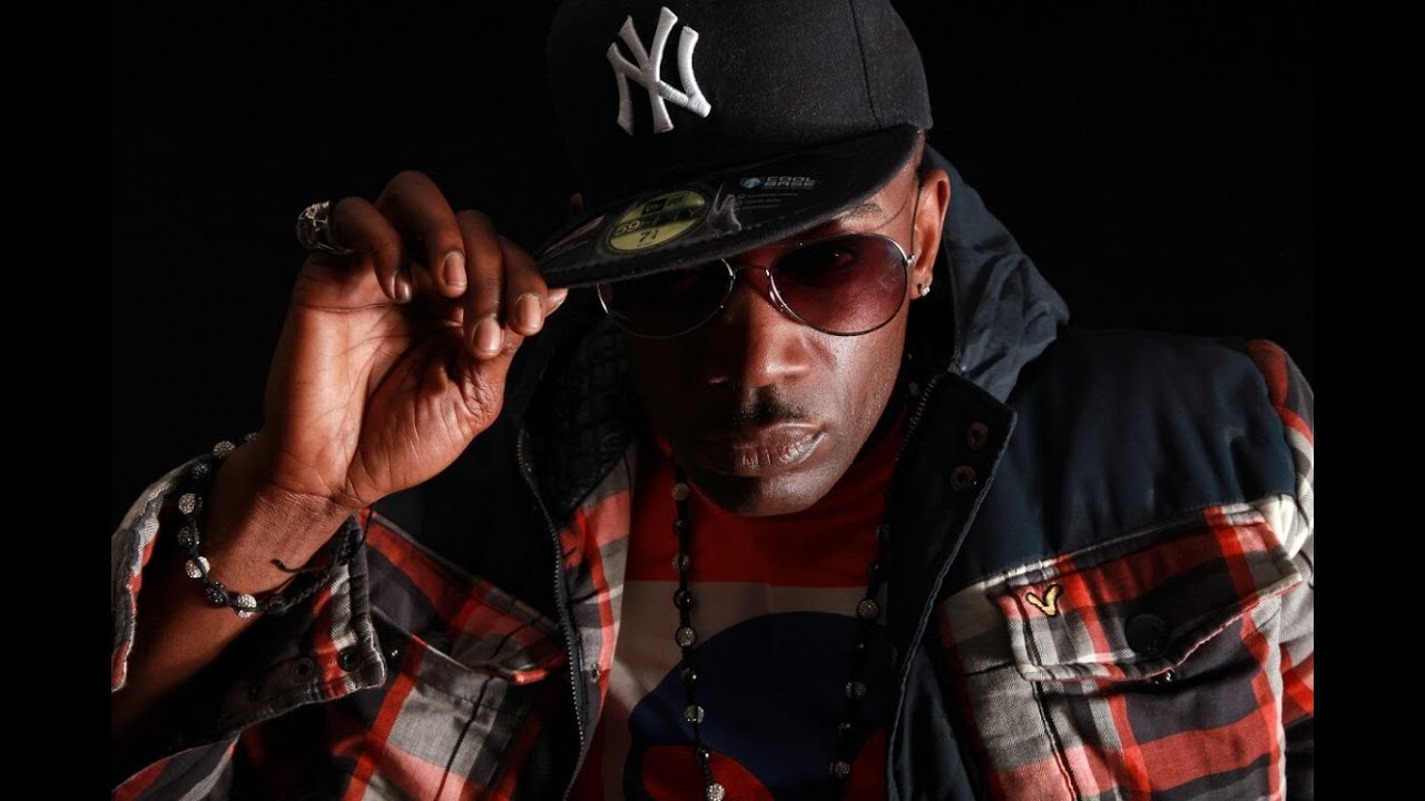 DJ Bryan Gee with Mc Det & Skibadee @ Royal Rumble SAS Tag Team Night 3  - 2005