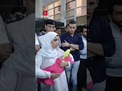 الظهور الأول ل هاجر قاتلة صغار ووالدهم بالمنيا دخلت القفص محتضنة رضيعها