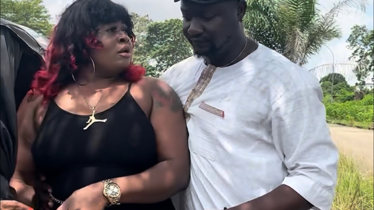 W для OWOTOR слишком похожа на женщину