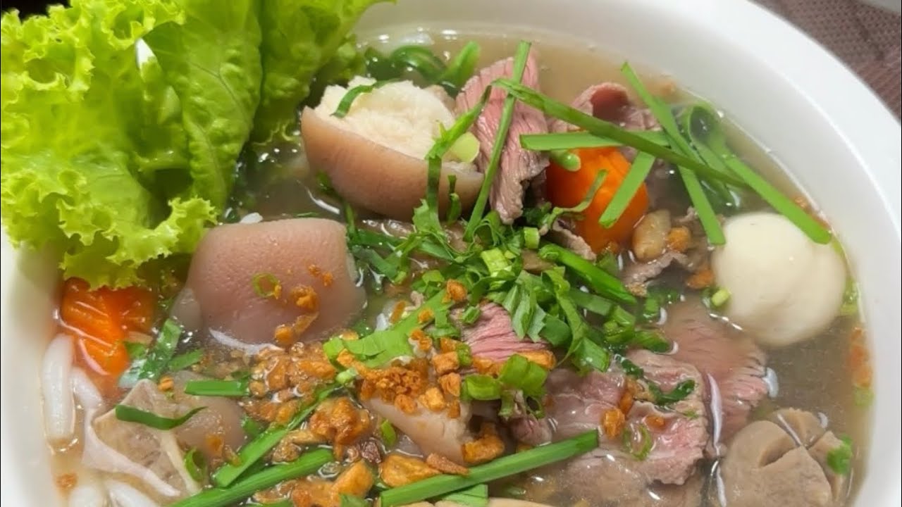 រូបមន្តស៊ុបជើងជ្រូក ប្រចាំគ្រួសារ