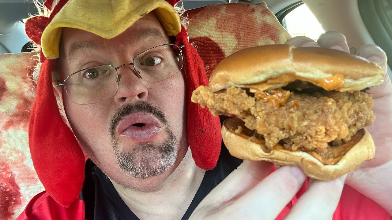 What’s New Popeyes Bacon & Cheese spicy chicken sandwich 🥓 🧀 🌶️ 🍗 🥪 YouTube