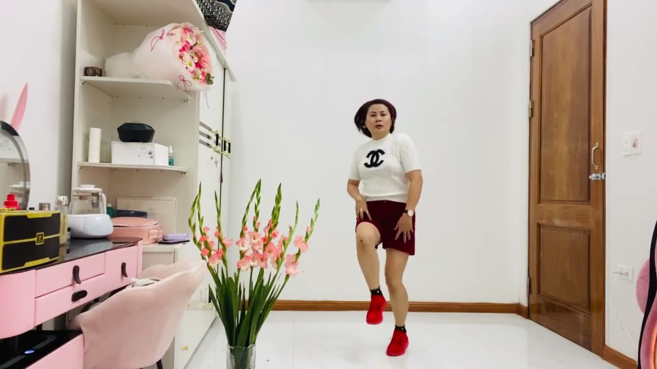 Đón Xuân ;(shuffle dance) 