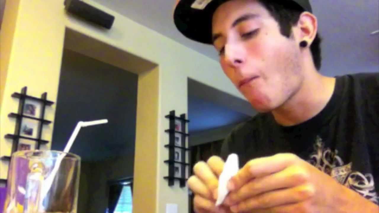 Josh eating pizza - YouTube