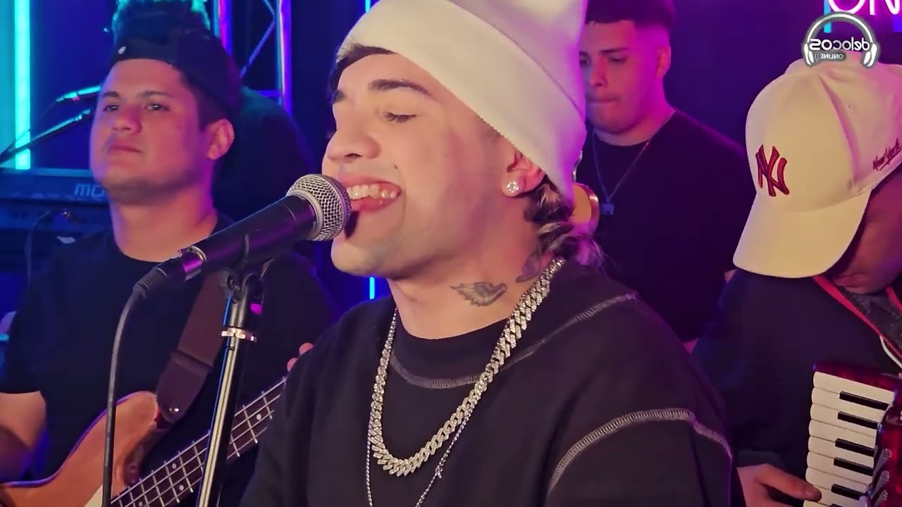 Simon Aguirre | Maquillaje (De Locos Online)