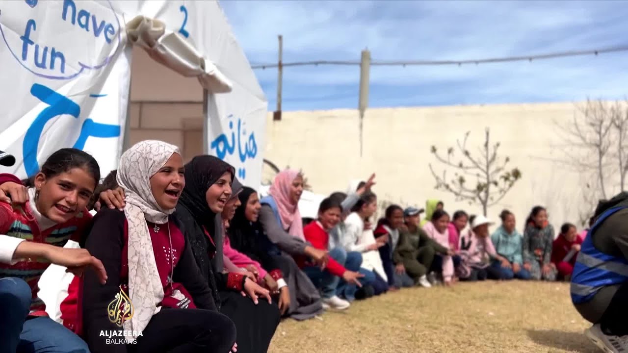يقدم مخيم المواسي المساعدة للأطفال الذين يعانون من صدمات الحرب