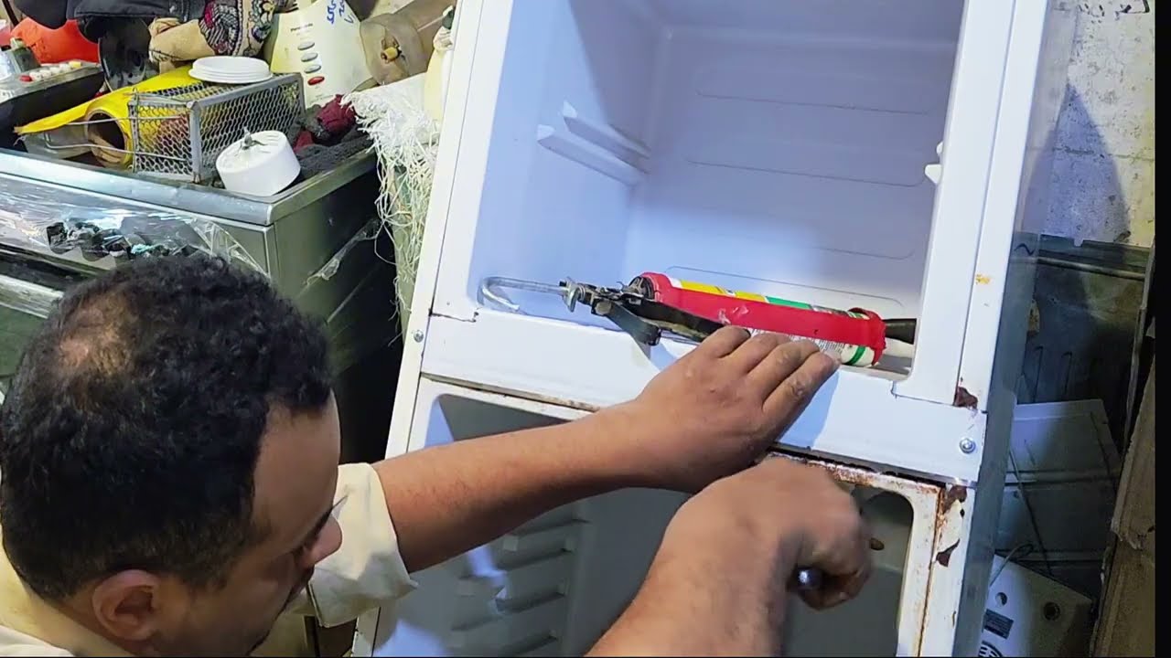 كيف ازالة  الصدا من الثلاجه واصلاح باب اثلاجه