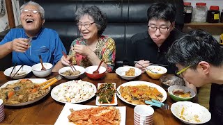 Family meal! Andong steamed chicken, rose steamed chicken, old-fashioned salad, kimchi