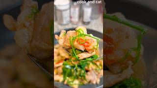 Stir-Fried Pork Belly with Shrimp Paste and Acacia | สามชั้นผัดกะปิชะอม