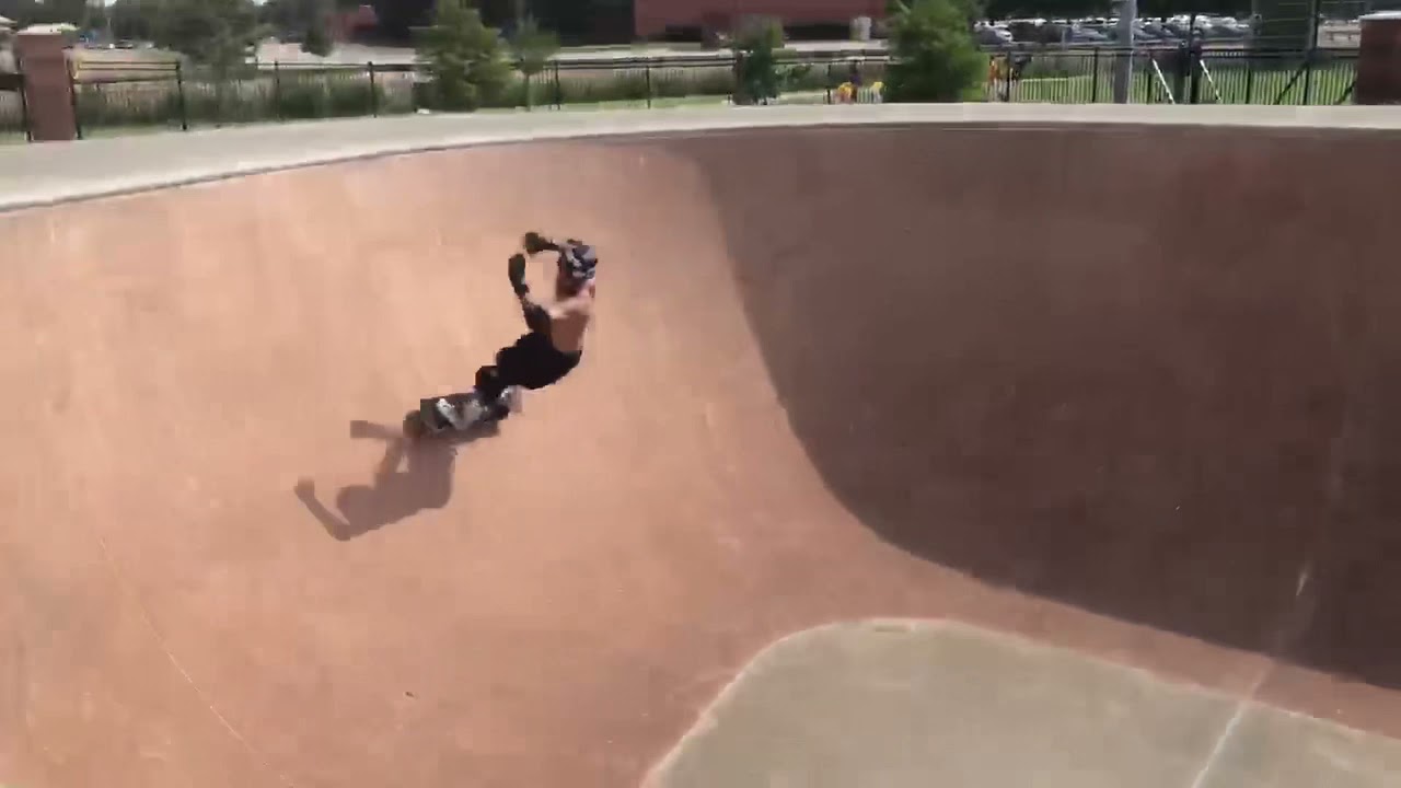 Plano skatepark smooth bowl run