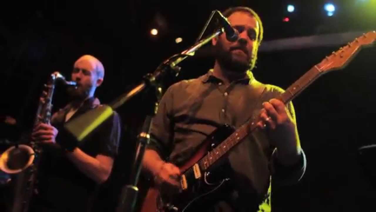 Cris Jacobs and Friends- Sneaking Sally through the alley