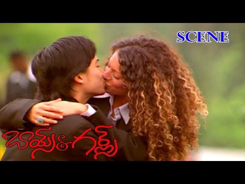 YOUNG BOY AND YOUNG GIRL LIP KISS SCENE | BOYS AND GIRLS |  ARJUN SINGH | SHYLA LOPEZ | V9 VIDEOS