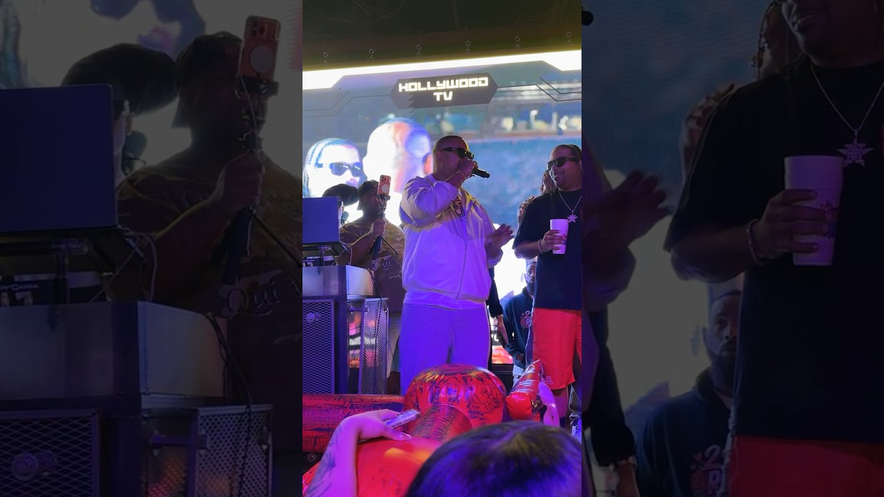 QUIET MONEY DOT FREESTYLES WITH LIL FLIP AT SAVOY