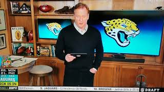 The jaguars draft k'lavon chaisson at #20