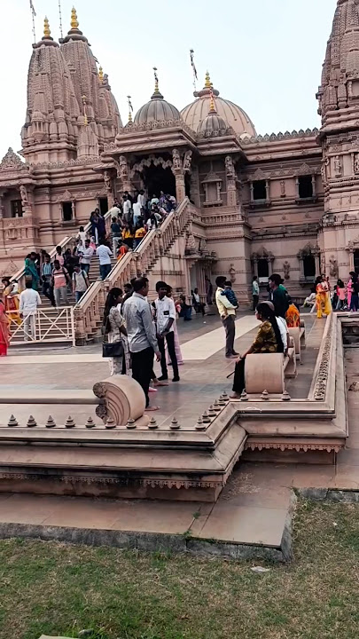 man basiya 🙏 #bhajan #temple #ytshorts #viralvideo #radhamohan #kanhastatus