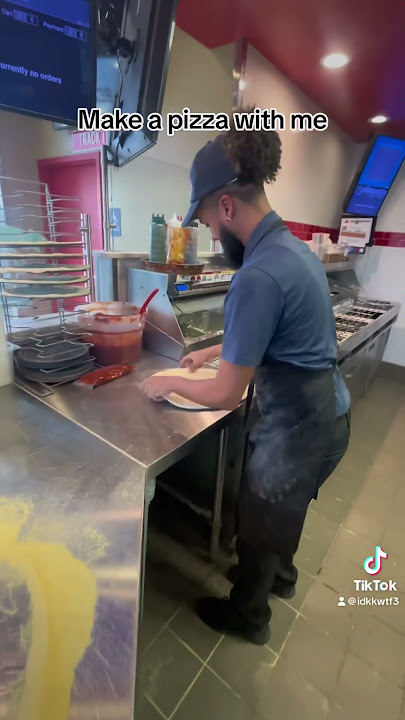 Make a pizza with me #dominos #pizza #work #fastestworker