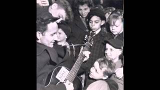 Watch Woody Guthrie Put Your Finger In The Air video