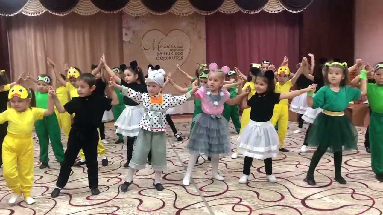 Танец на День Матери в детском саду «Колвбельная для мамы».старшая группа.
