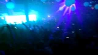 The Naked and Famous - Young Blood (Tiesto and Hardwell Remix) Live at Pacha (Tiesto Live)