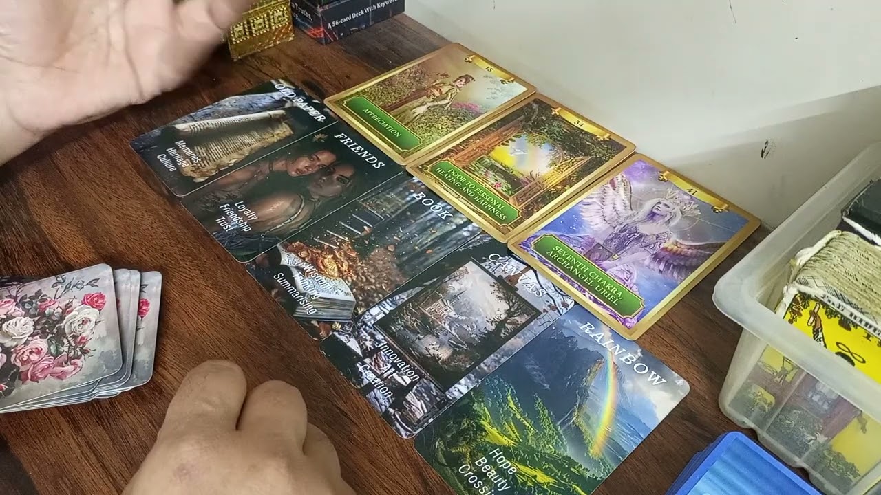 🥰WHO WANTS TO CONNECT WITH YOU 🥰 HINDI-URDU TAROT 💖#missing #divinelyguided7777 #tarot #tarotreading