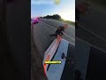 Por esta razón los policías golpean tu coche al detenerte #shortsvideo #shortsfeed