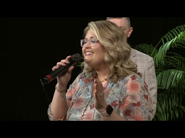 Josh & Ashley Ep. 256 | Josh & Ashley Sing Songs of Faith