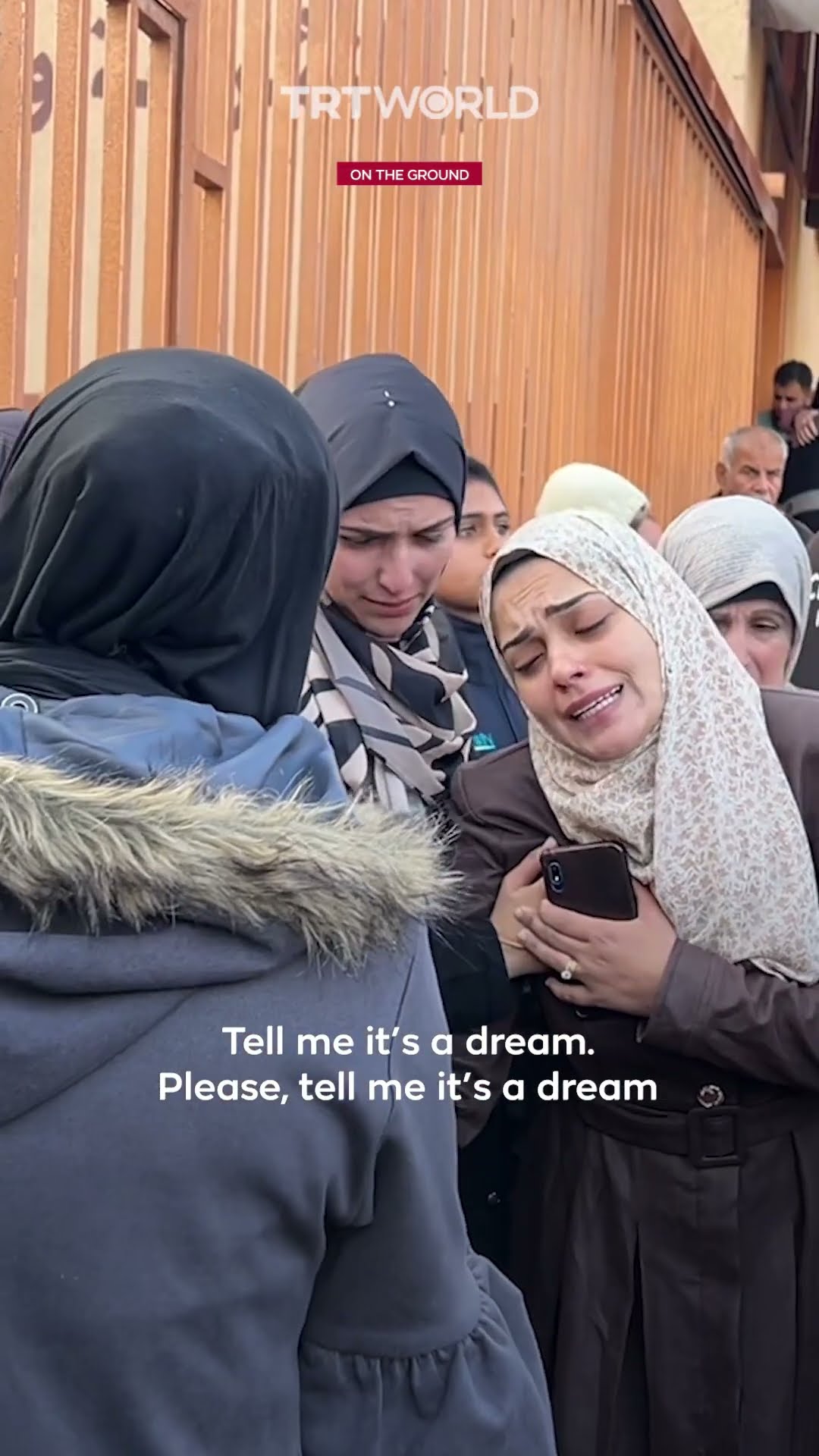 Palestinians bid farewell to slain family members