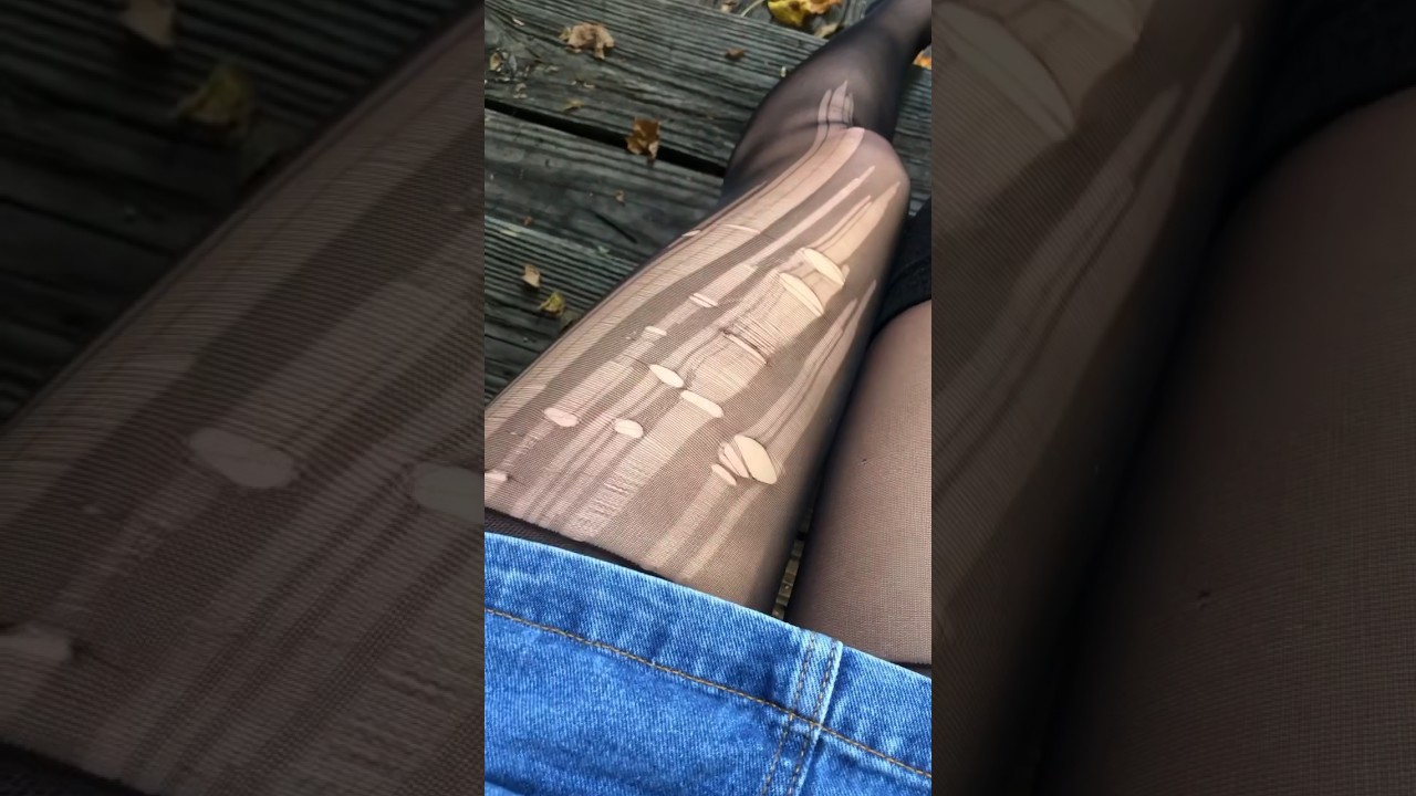 My tights started ripping so I fixed it🙃🖤 