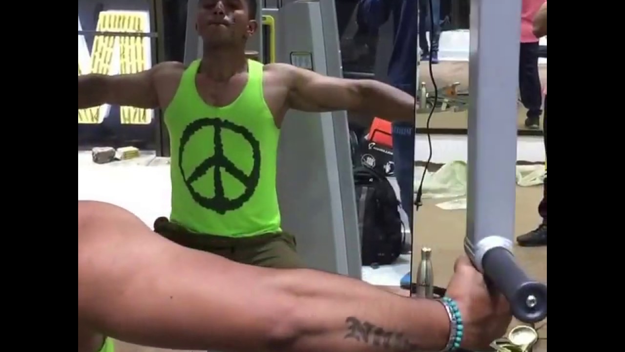 pec deck fly form youtube pec fly form