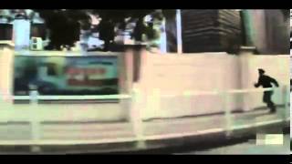 Chinese soldiers chase after American journalists