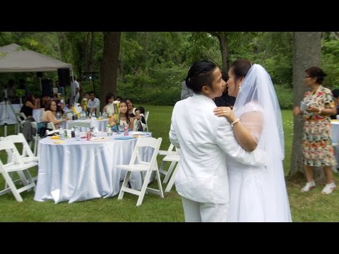 Lawn Wedding First Dance - Filipino Wedding Videographer Photographer Toronto