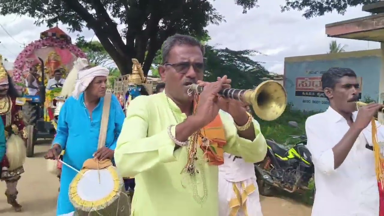 #ದೇವತಾಮನುಷ್ಯ #ಡಾ ರಾಜಕುಮಾರ್ #ಹೃದಯದಲಿಇದೇನಿದು #superhitsong #flockmusic #ಚಿಟ್ಟಿಮೇಳ #ಡಾ #ಶಾಂತಲಿಂಗಪ್ಪ 