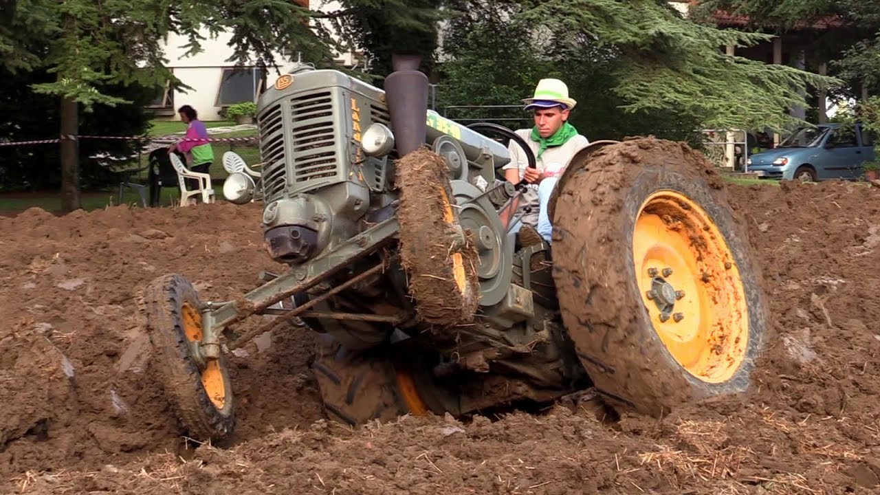 Old tractors plowing full power in mud Aratura Landini testacalda + FIAT Budrio (BO) YouTube