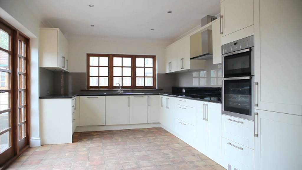 Builder in Maidstone Kent : BRICKS AND MORTAR CONTRACTORS LTD
