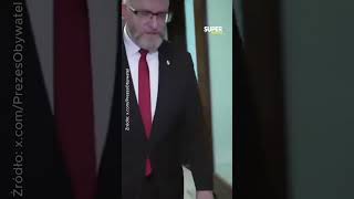 BRAUN ZGASIŁ DZIENNIKARKĘ! CHAMSKA ODPOWIEDŹ NA PYTANIE