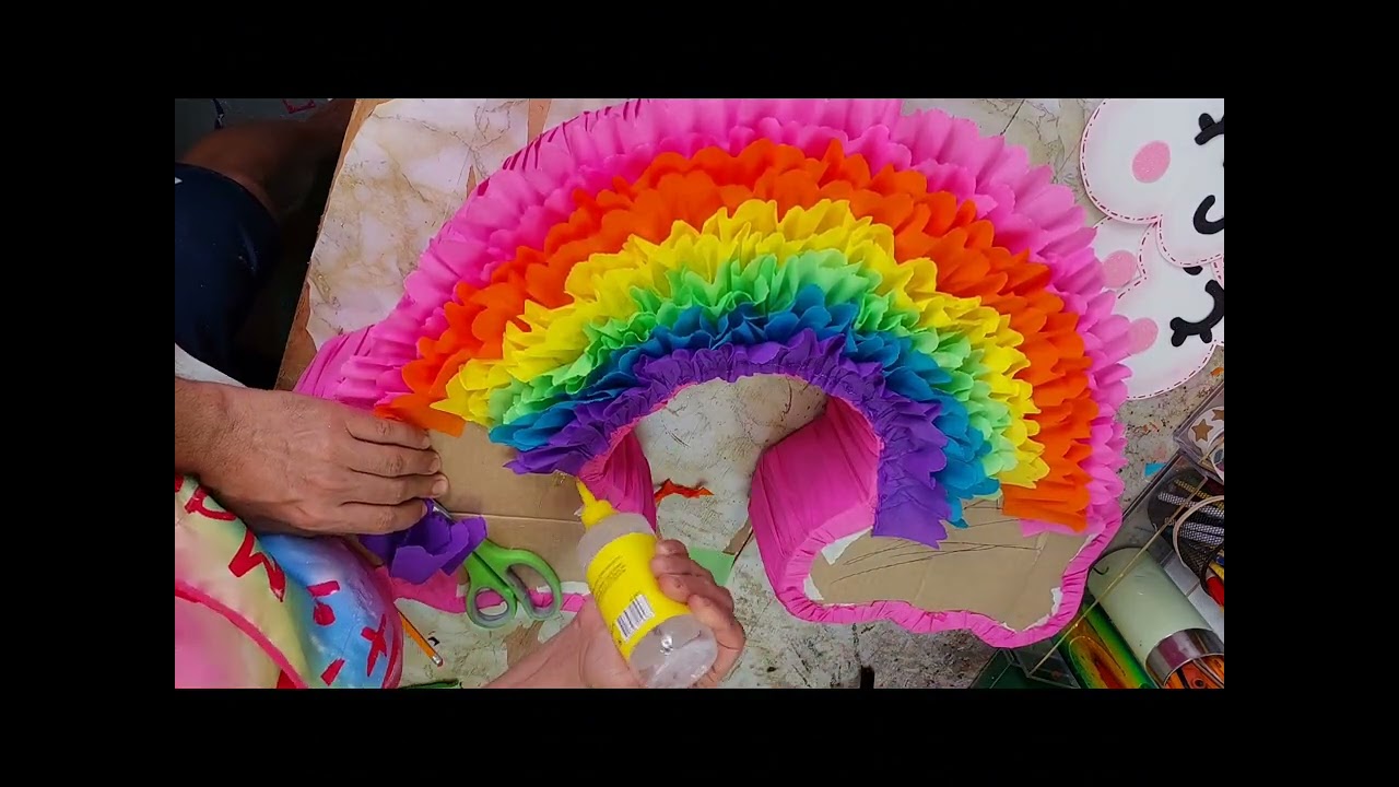 Piñata arcoiris🌈🌈🌈✨️ parte 2👉👉 colocando los colores  y detalles  ☁️
