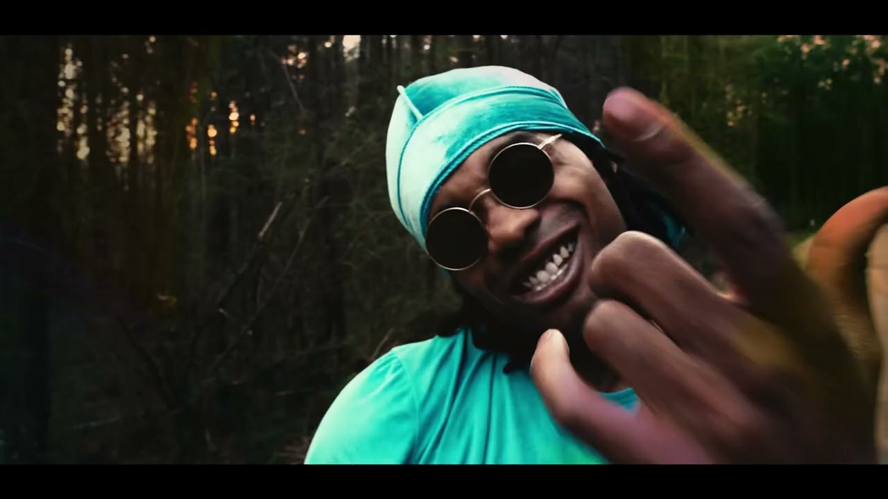 ZZTAYLOR - SLEEPWALKING [Official Music Video]