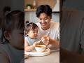 👶🍽️【初めてのひと口】パパの手作りに娘が見せた“まさかの表情”が可愛すぎる
