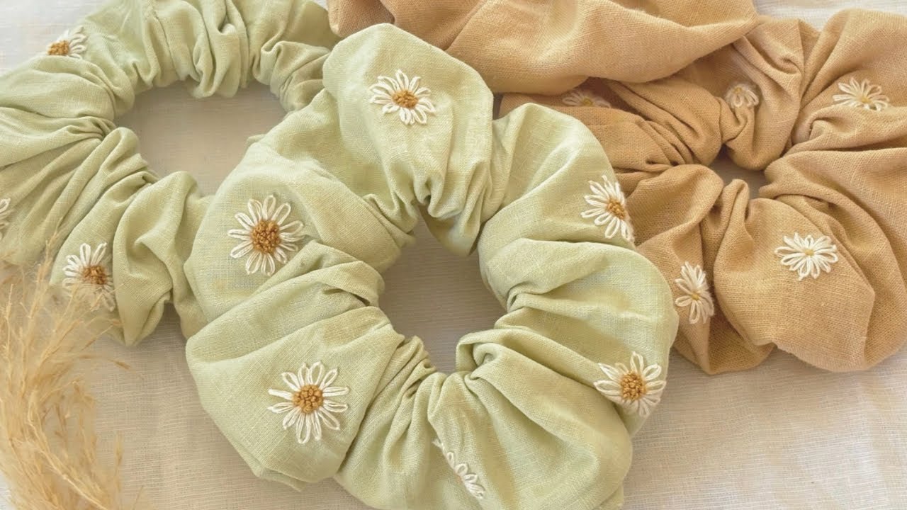 DIY Scrunchies | How To Make Scrunchies At HOME 🤩🌸 - YouTube