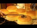 Japanese Street Food - JIGGLY CHEESECAKE Uncle Rikuro Cheese Cake Osaka Japan